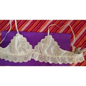 Forever 21 Intimates & Sleepwear - White Lace Bralette Forever 21 Intimates & Sleepwear - White Lace Bralette